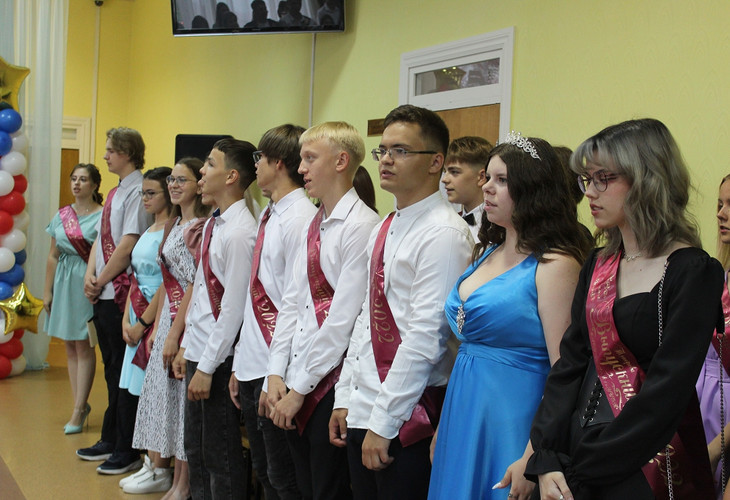 24 июня в губкинских школах прошли выпускные вечера для девятиклассников