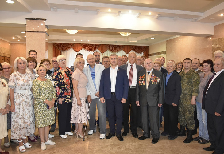 В Губкине за «круглым столом» обсудили ценность гражданско-патриотического воспитания