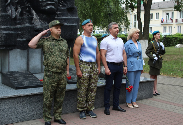 Губкинские десантники отметили День ВДВ