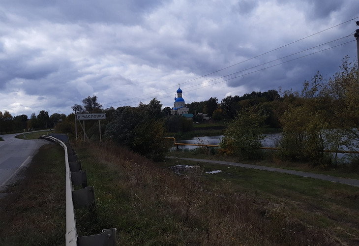 В губкинском селе Архангельское ведется расчистка пруда