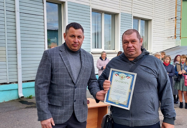 В преддверии профессионального праздника работников дорожного хозяйства, в Губкине чествовали сотрудников дорожной службы