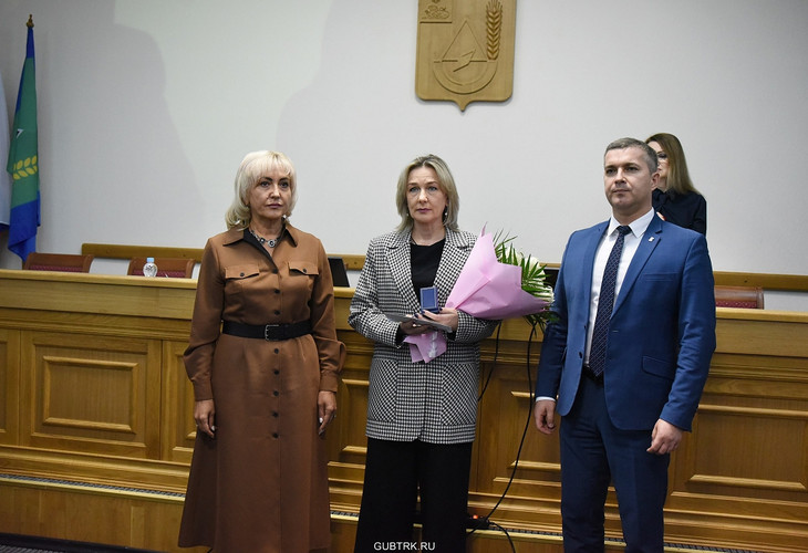 В Губкине вручили медали «За материнские заслуги» матерям военнослужащих, погибших в ходе СВО