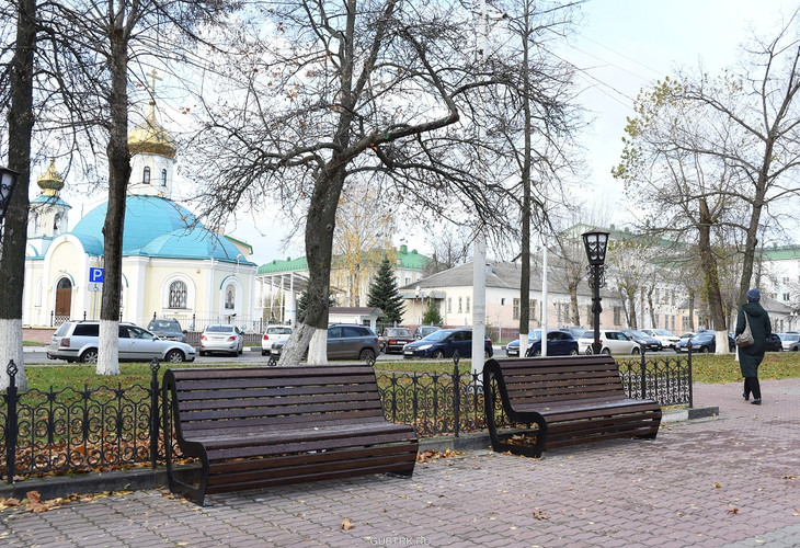 100 новых скамеек появятся в общественных пространствах Губкина