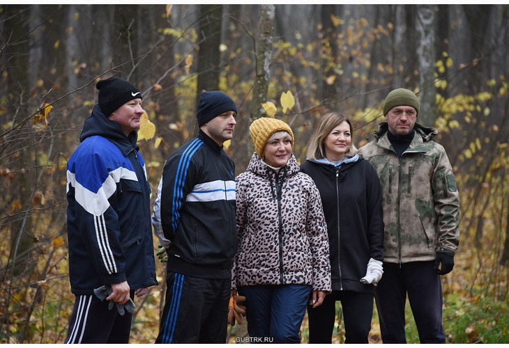Жители Губкина приняли участие в  заготовке брёвен и дров для солдат, участвующих в СВО
