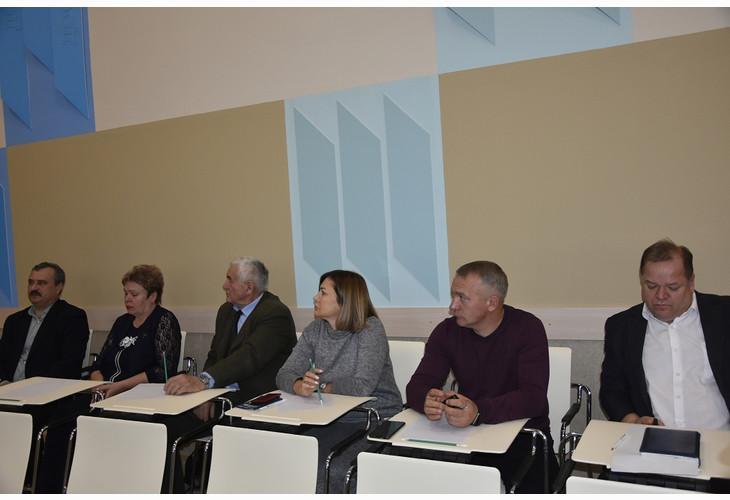 На заседании депутатов в Губкине обсудили безопасность в образовательных учреждениях