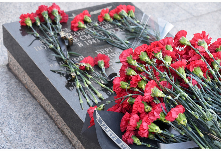 Губкинцев приглашают принять участие в возложении цветов в День Героев Отечества