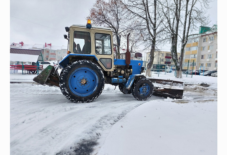Борьбу со снегопадом в Губкине вели более 50 человек и 20 единиц техники МУП «Автодор»