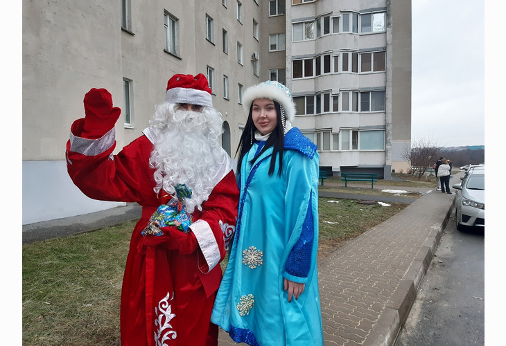 В Губкине волонтёры вручили новогодние подарки особенным детям