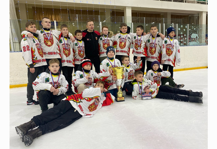 Хоккеисты из Губкина забрали кубок «Деда Мороzа»