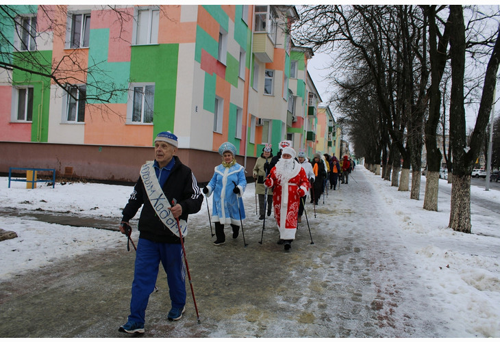 В Губкине прошел девятый новогодний фестиваль скандинавской и финской ходьбы