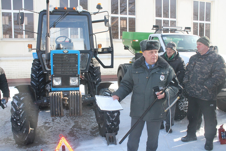 В Губкине сельскохозяйственную технику готовят к обязательному техосмотру