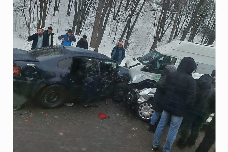 В аварии на улице Железнодорожной в Губкине число пострадавших возросло до 9 человек