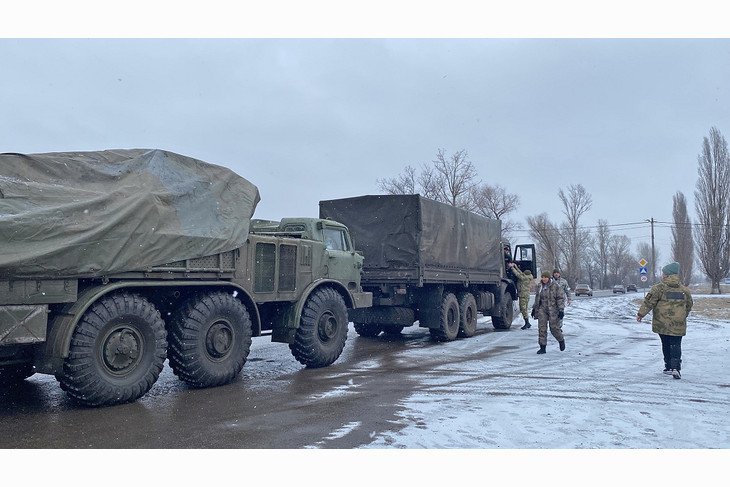 Губкин на границе: волонтёры кормят горячим обедом участников спецоперации