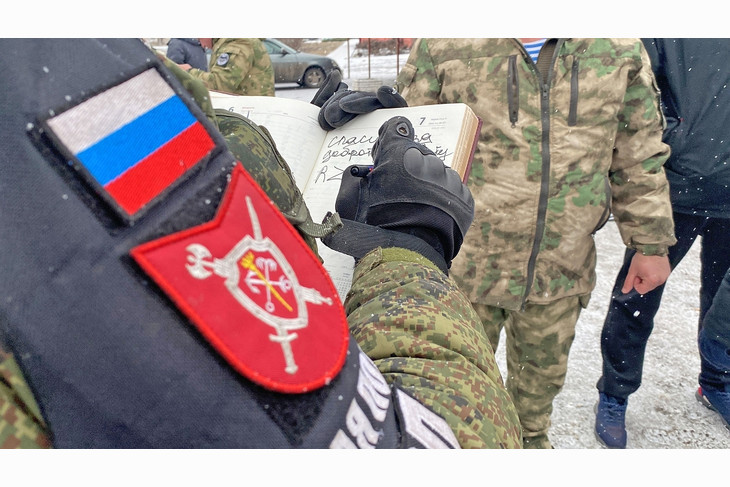 Губкин на границе: волонтёры кормят горячим обедом участников спецоперации