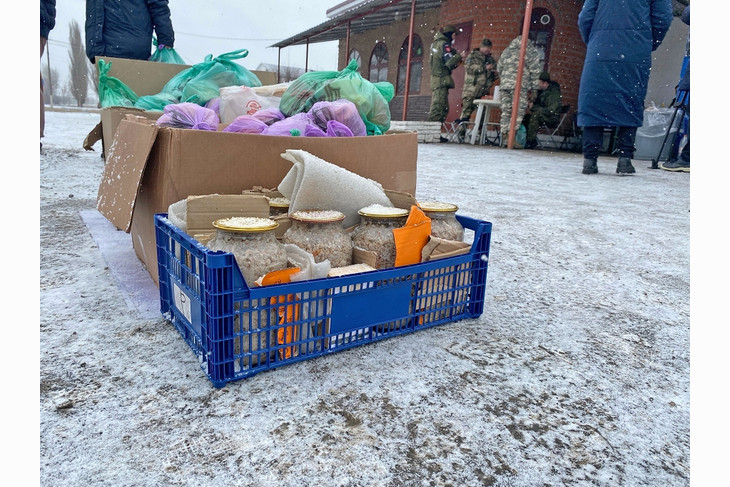 Губкин на границе: волонтёры кормят горячим обедом участников спецоперации