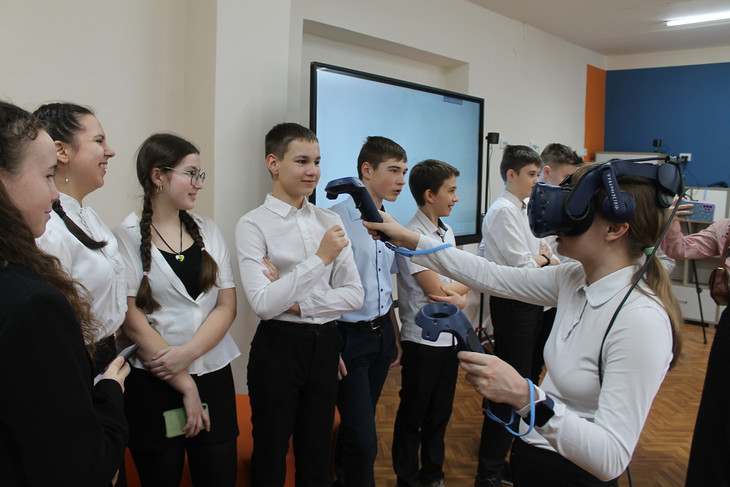 400 детей в Губкине смогут изучать информационные технологии на базе IT-куба