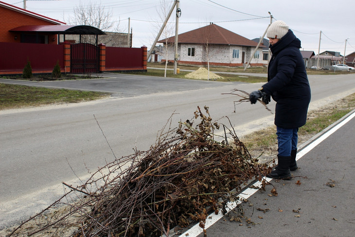 На субботник выходи: горожане подключились к наведению порядка в Губкине