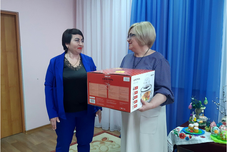 В Губкине воспитанники СРЦ получили подарки от Александра Шумейко