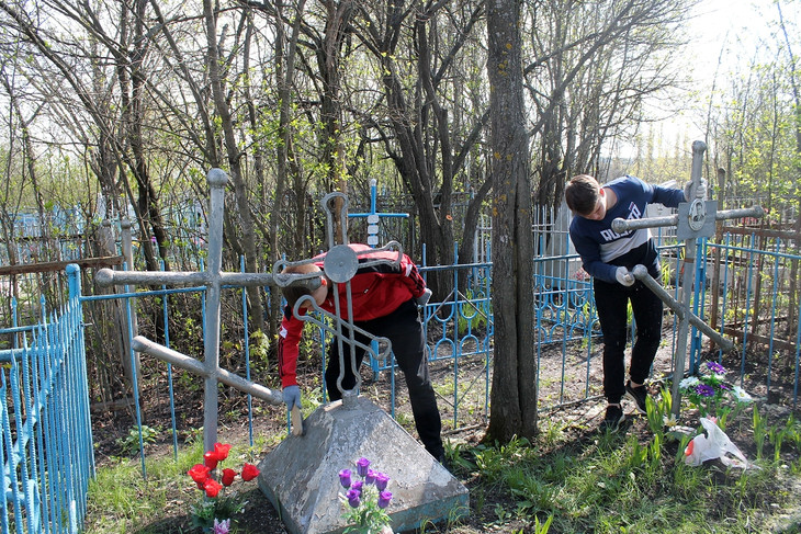 В Губкине приводят в порядок захоронения ветеранов Великой Отечественной войны