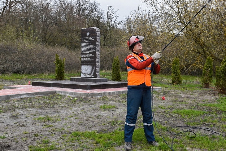Белгородские энергетики создали систему подсветки памятника воинам-танкистам  в Старом Осколе