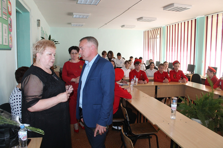 В Губкине открыли «Парту Героя», посвящённую Павлу Титову
