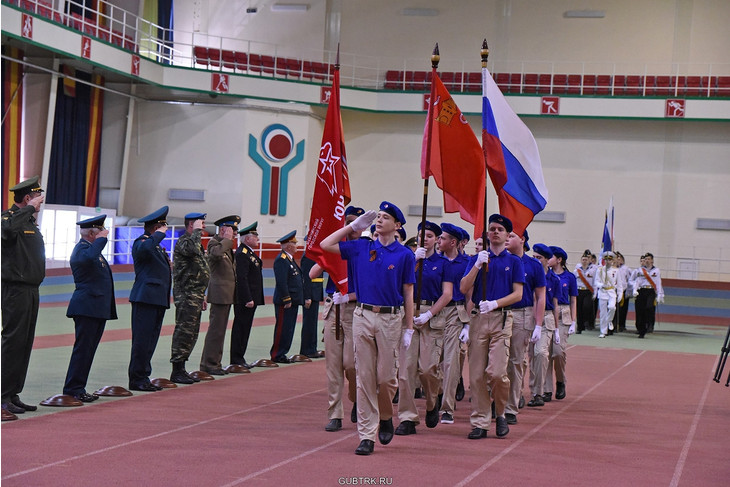 В Губкине в канун Дня Победы прошёл областной «Парад кадетов»