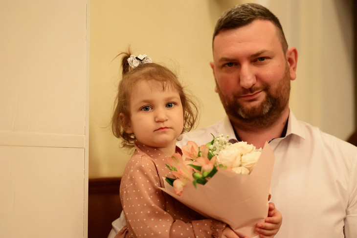 Многодетная жительница Губкина награждена почётным знаком «Материнская слава» I-й степени