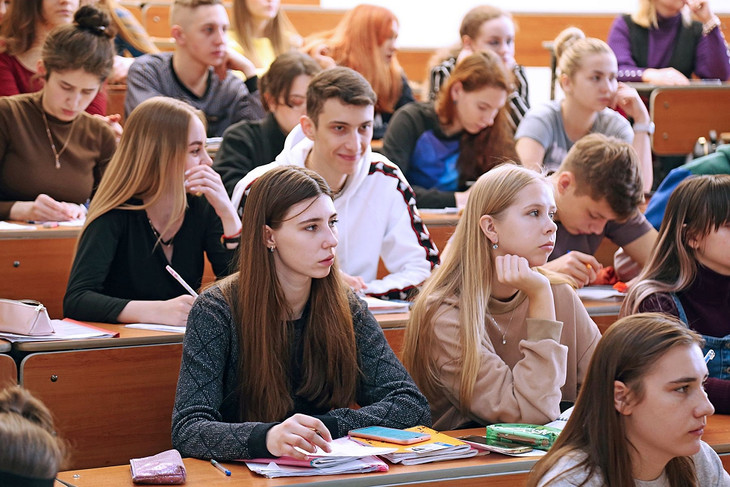 Заключение договоров на целевое обучение с выпускниками школ Губкина