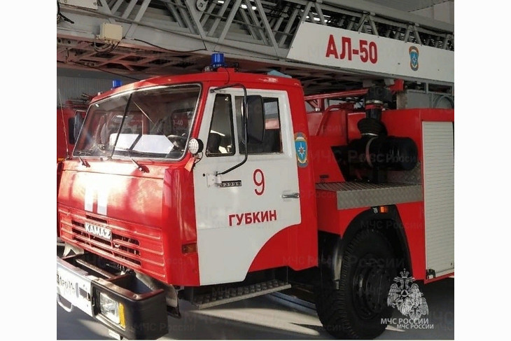 В селе Губкинского горокруга загорелся дачный дом