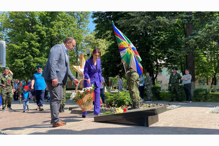 В Губкине отметили День пограничника