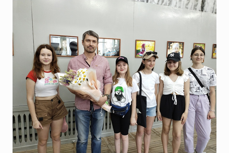 В Губкине открылась фотовыставка Руслана Снисаренко