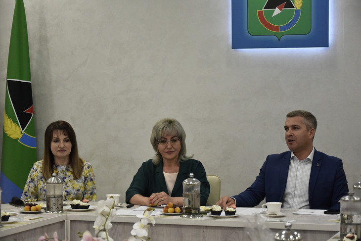 Михаил Лобазнов и Галина Колесникова встретились с женщинами-предпринимателями Губкина