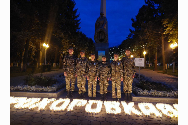 В Губкине зажгли около 800 свечей памяти к 80-летию Прохоровского танкового сражения