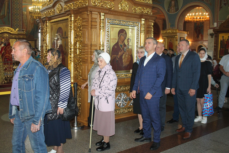 В Губкин привезли мощи Александра Невского