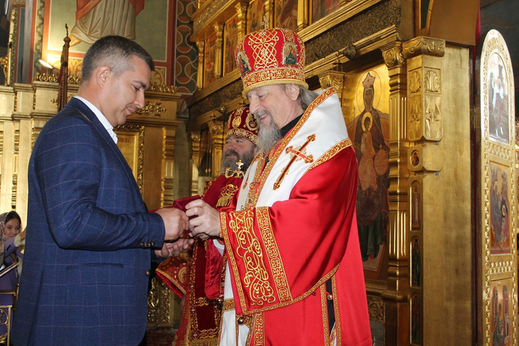 В Губкин привезли мощи Александра Невского