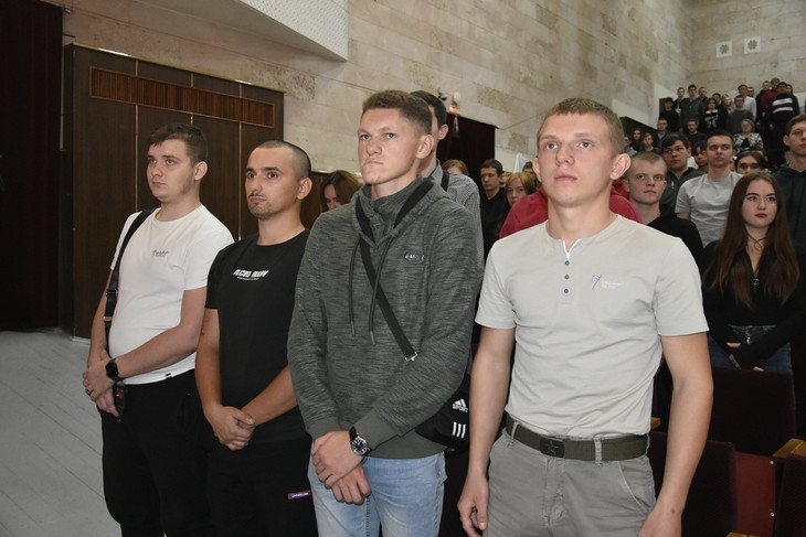 В Губкине торжественно проводили призывников на военную службу