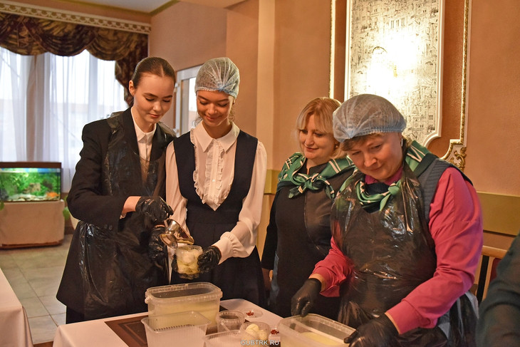 В Губкине участницы проекта «Мастерская женского лидерства» посетили мастер-класс по изготовлению сыра
