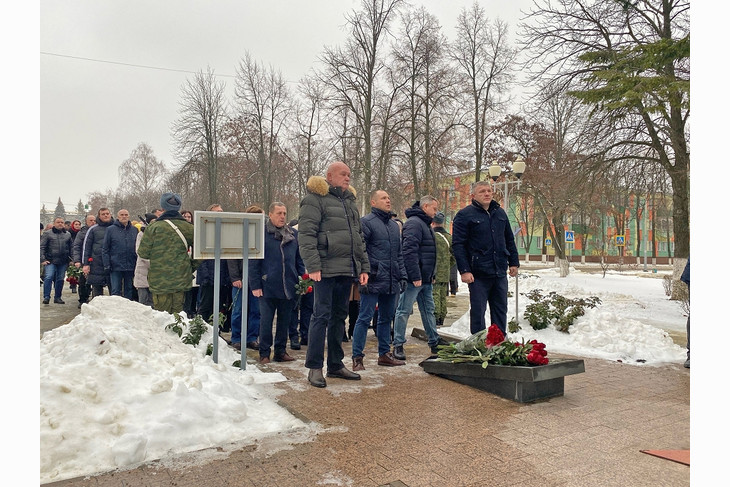 В Губкине почтили память павших воинов в  День Неизвестного Солдата