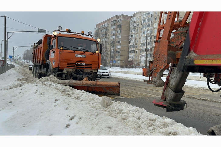 Коммунальные службы Губкина в круглосуточном режиме ведут уборку снега