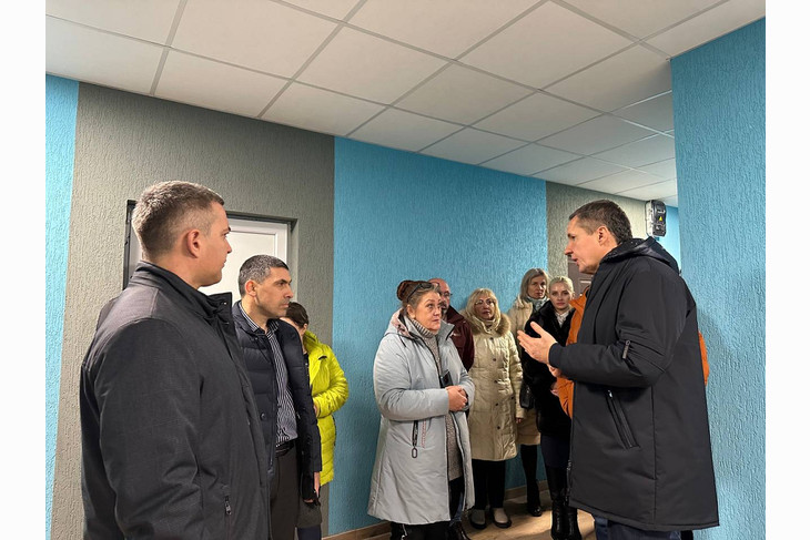 Вячеслав Гладков посетил бывшие общежития Губкина, где проводится капитальный ремонт