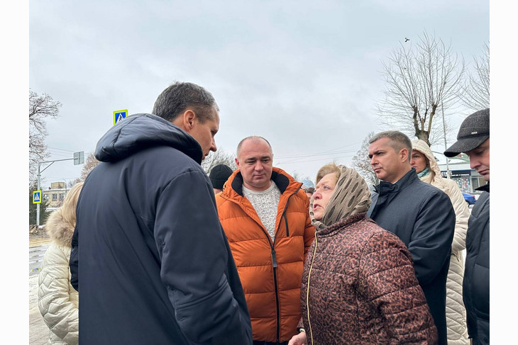 Вячеслав Гладков посетил бывшие общежития Губкина, где проводится капитальный ремонт