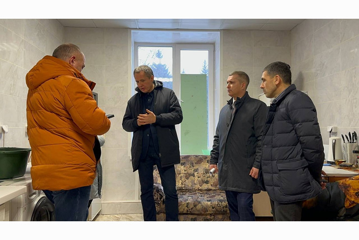 Вячеслав Гладков посетил бывшие общежития Губкина, где проводится капитальный ремонт
