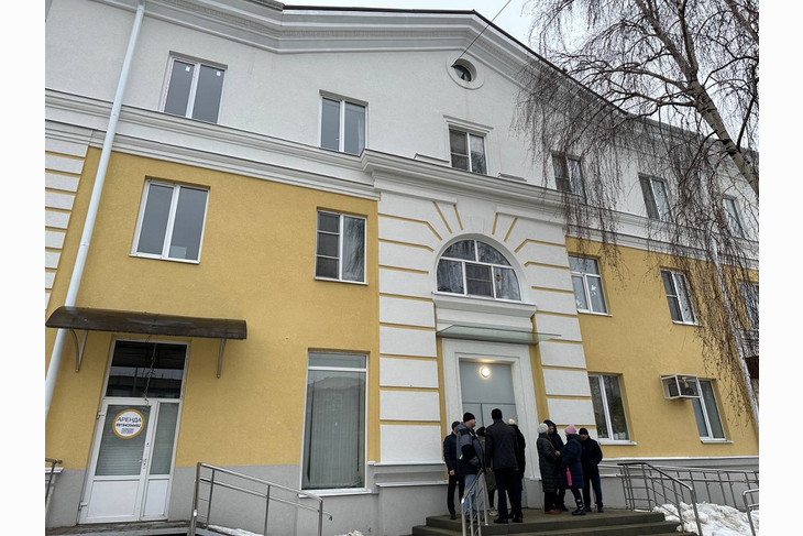 Вячеслав Гладков посетил бывшие общежития Губкина, где проводится капитальный ремонт