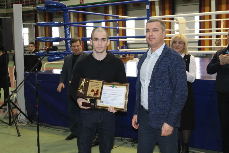 В Губкине проходит турнир по боксу «Zа победу», посвящённый участникам СВО