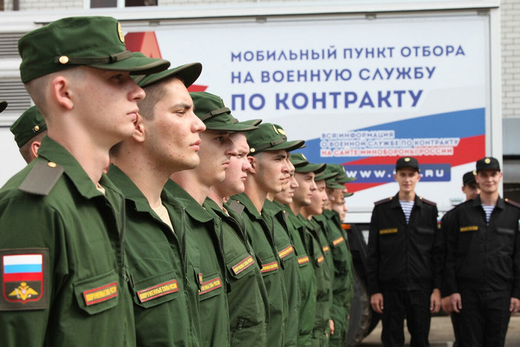 Губкинцев приглашают на службу по контракту