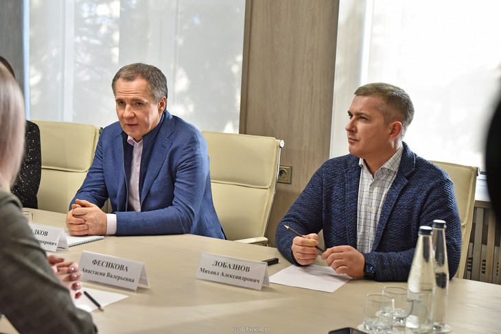 Вячеслав Гладков и Михаил Лобазнов обсудили с призёрами Олимпийских игр Сергеем и Анастасией Фесиковыми совместную работу в регионе