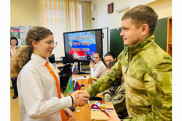 В Губкине прошёл урок мужества «Герои живут среди нас»