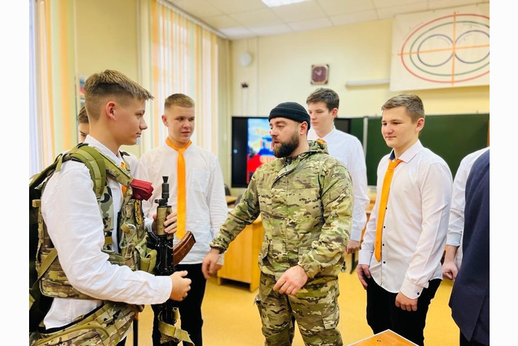 В Губкине прошёл урок мужества «Герои живут среди нас»