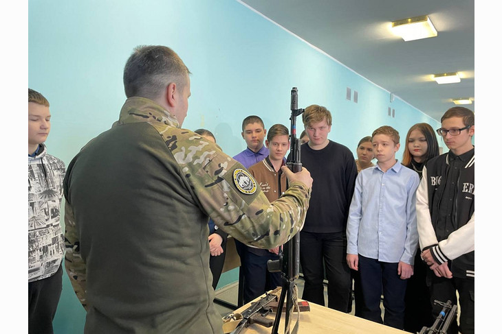 В Образовательном комплексе школы №10 Губкина прошли «Уроки мужества»