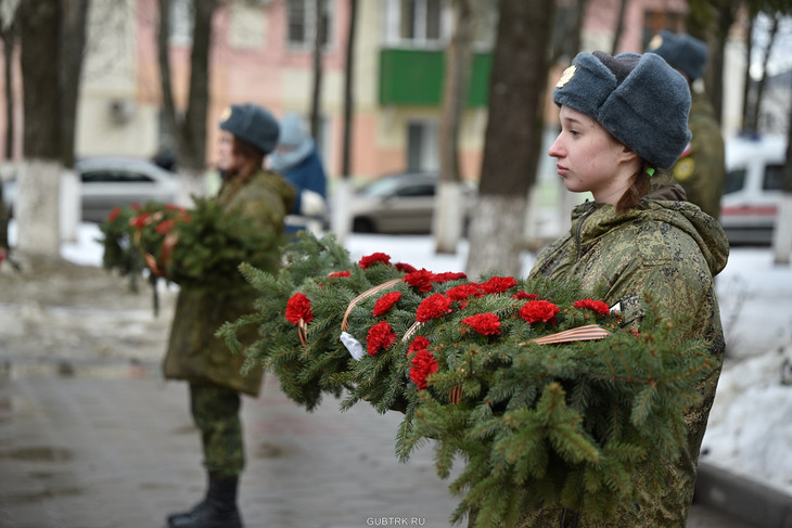 В Губкине возложили цветы к мемориалам в честь 81-й годовщины освобождения Губкинского района
